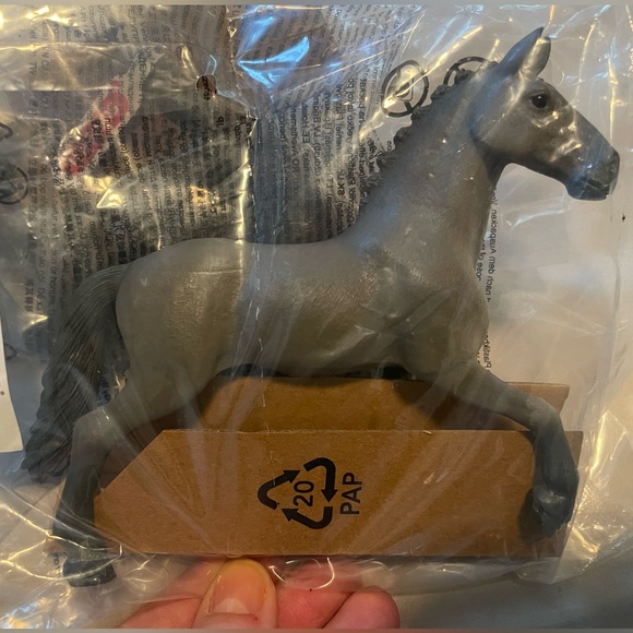 Schleich Horse Club Selle Français Stallion - 12 Gray Horse Figurines - Picture 4 of 5